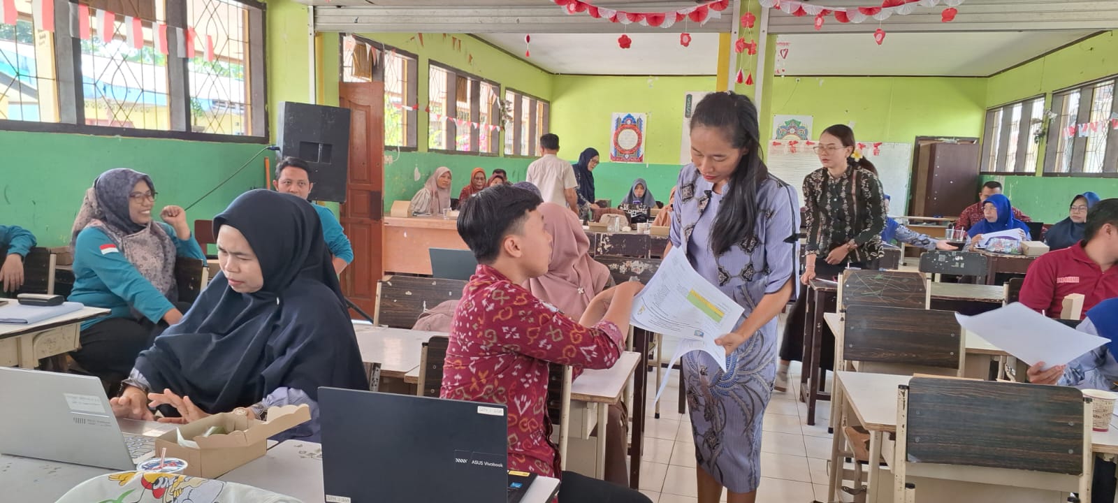 Pelaksanaan Hari Belajar Guru terpadu dengan Program Pelita Lombok Barat